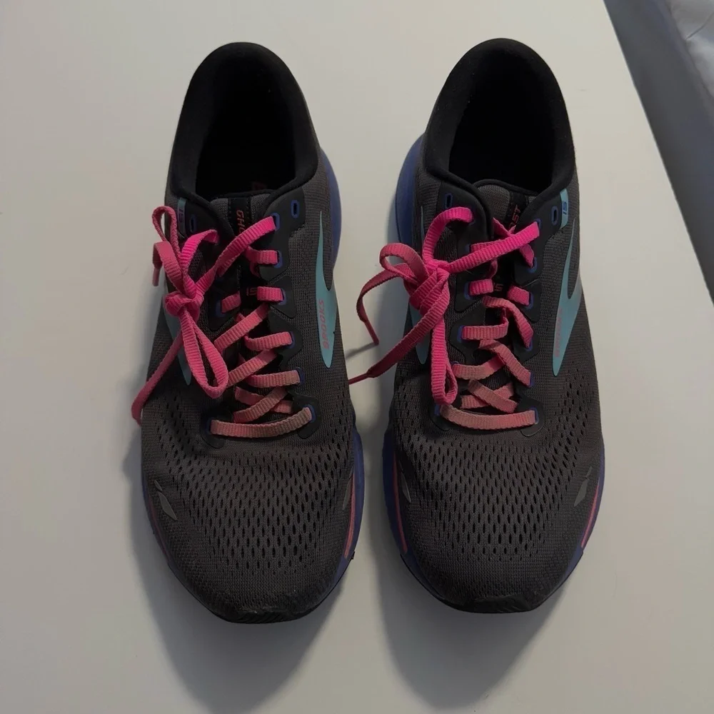 Brooks Black and Pink Running Shoes